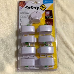 Safety 1st deluxe magnetic locking system, new